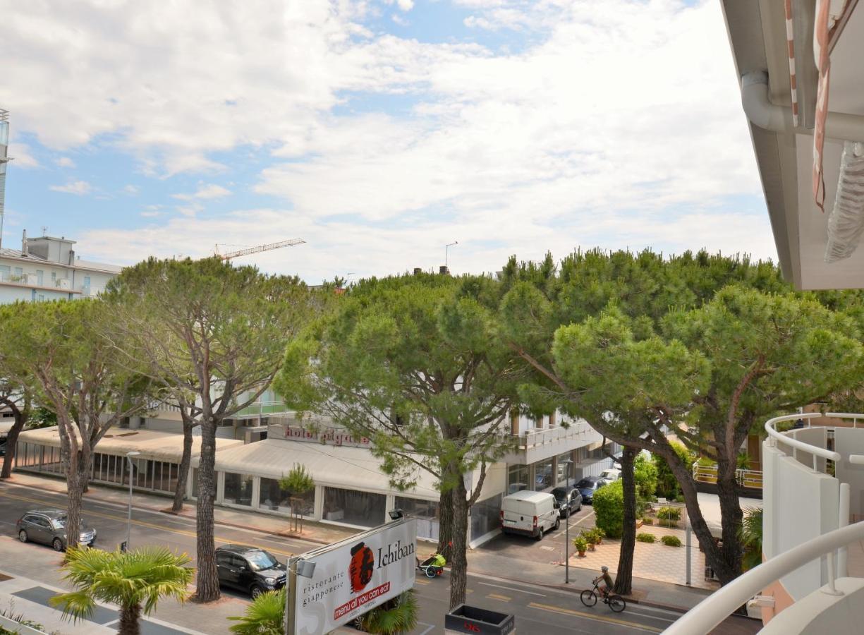 Magica Immobiliare - Doge 22 Apartment Lido di Jesolo Bagian luar foto